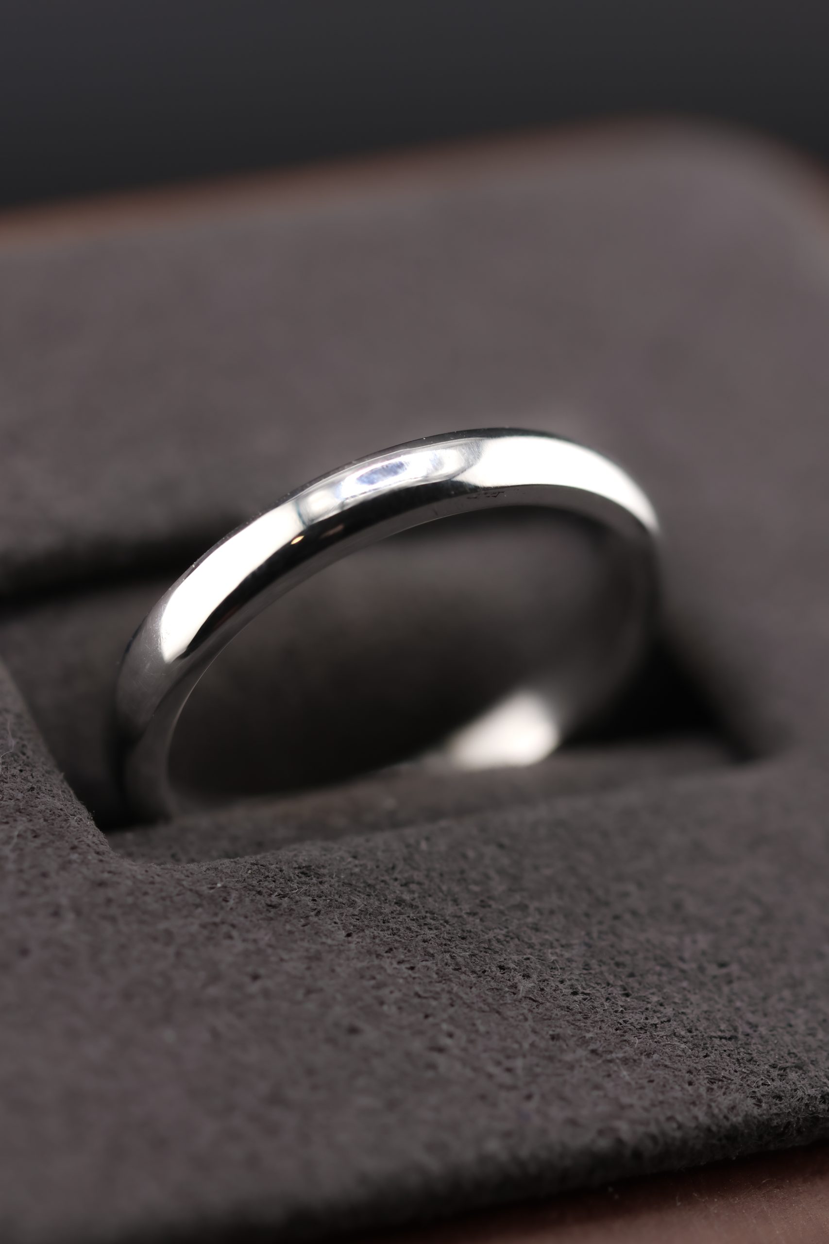 9E2A4333 Platinum polished wedding ring. Handmade in Devon by award winning goldsmith, JWF Unique Designs.