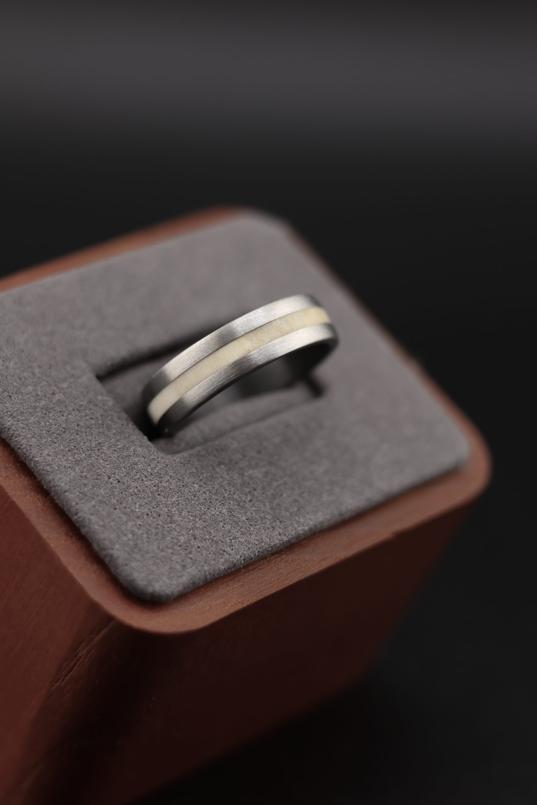 9E2A4422 Zirconium Wedding Ring with Deer Antler Inlay - Image 2