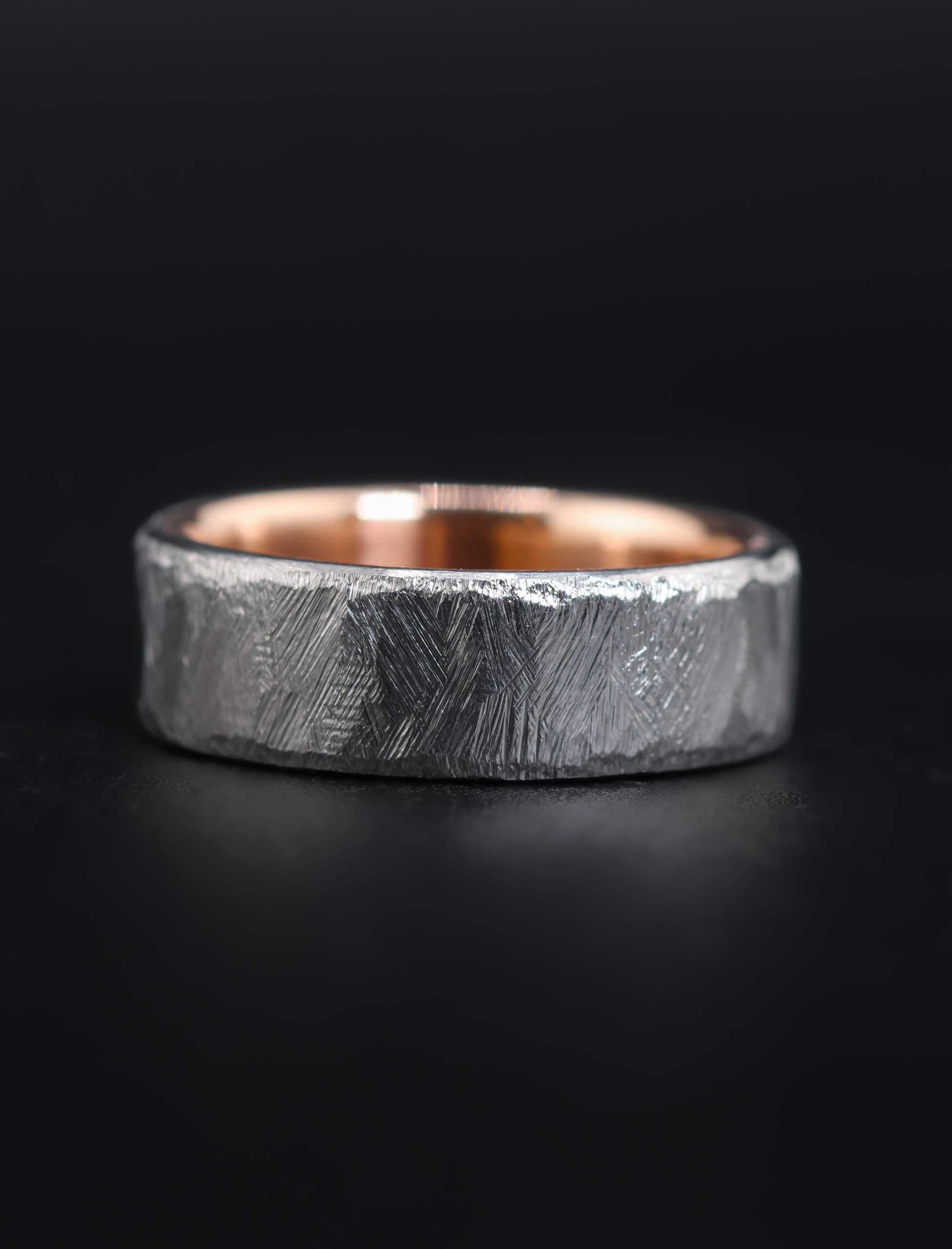 9E2A5852-2 Titanium Cast Wedding Ring with 9ct Rose Gold Liner - Image 4
